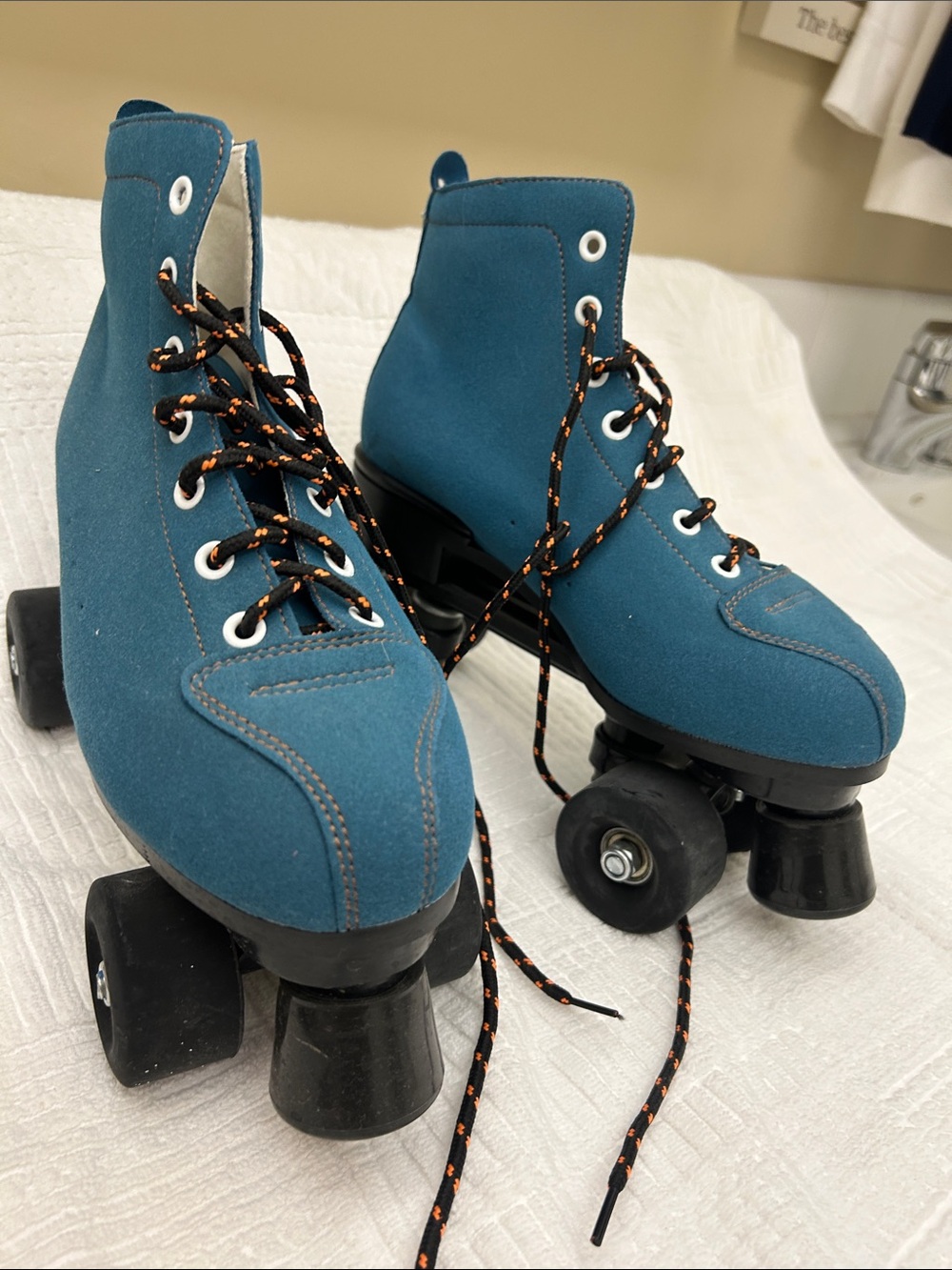 Teal Women's Quad Roller Skates - Classic Lace-Up Style